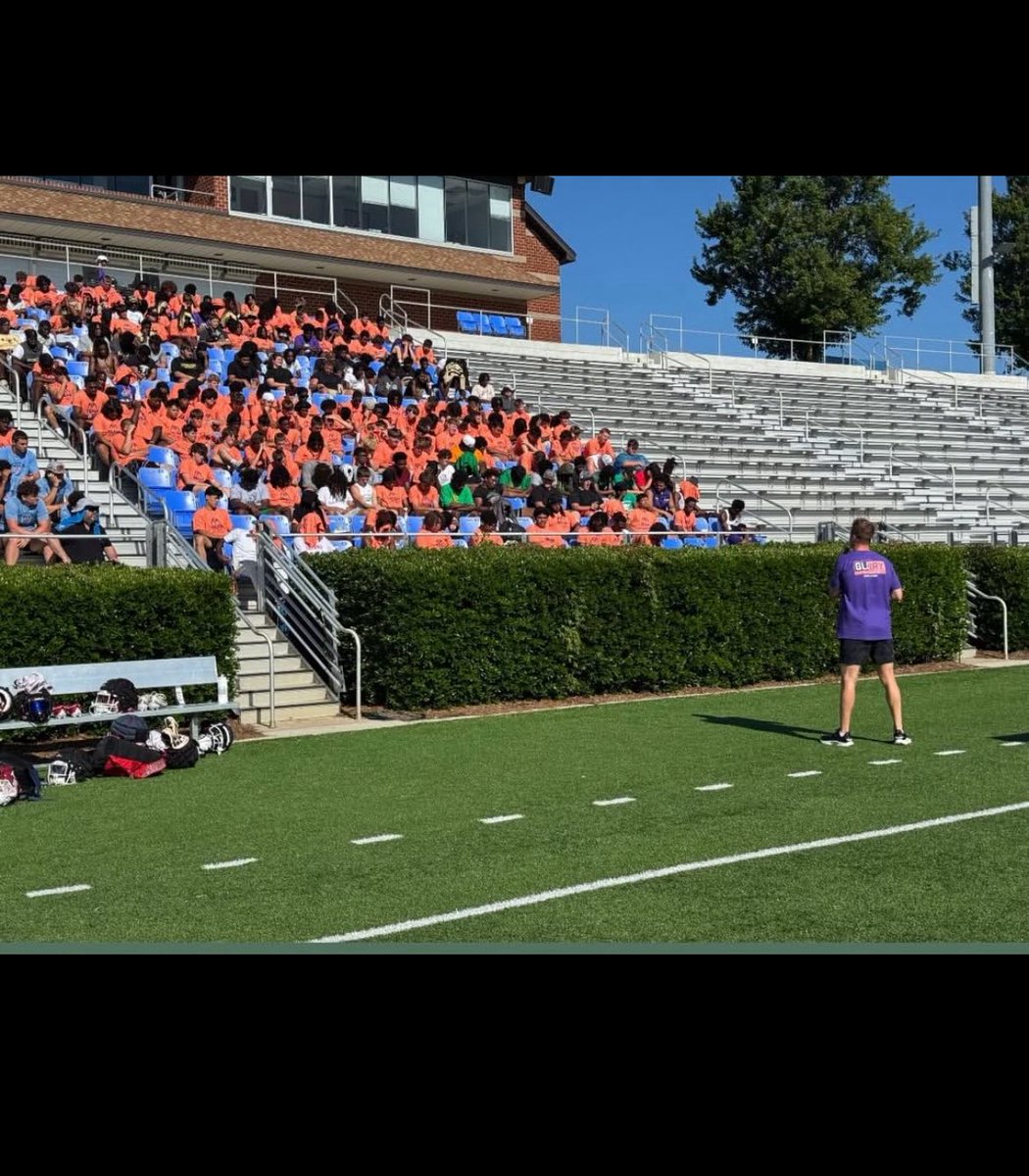 aiden_gibson1's tweet photo. Had an amazing time at the FCA camp at Wingate university. So blessed for the opportunity to go compete with East Gaston!!
@Sides20092011 
@Coach_Medici 
@WU_Bulldogs 
@EGWarriorFB https://t.co/7QJGG8khI1
