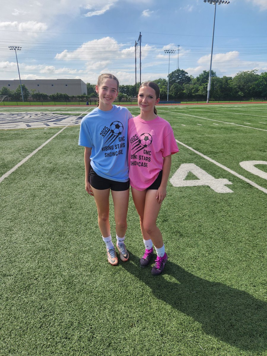 EHSEagleSoccer's tweet photo. Congrats to all of the athletes who participated in tonight's GMC Rising Star Showcase, especially Kate and Sam! ❤️💛

@EHSSouthside #eaglepride https://t.co/hJKpIzs1nb