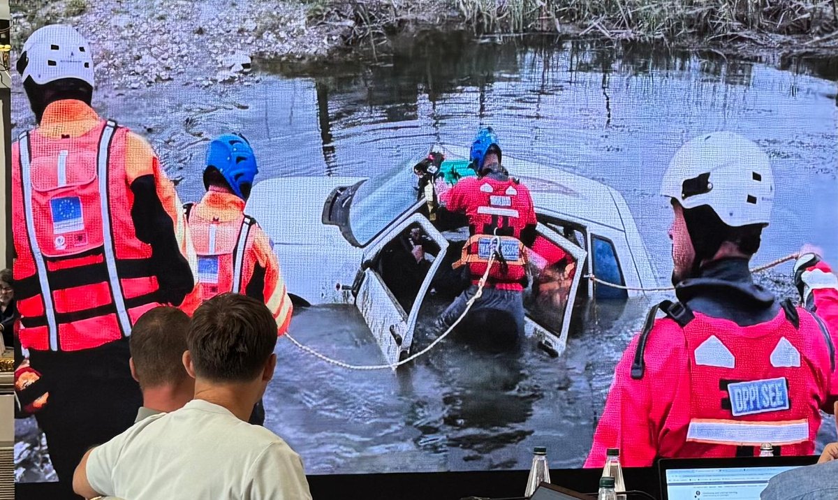 UNDPEurasia's tweet image. Stronger systems = faster, more effective response.

A 3-day Preparedness Learning Pathway kicked off today in #Tirana w/ 🇦🇱🇲🇰🇲🇪!
Day 1:
🧭 Why it matters
📊 Simulation lessons
🏛️ Strengthening #EOCs

Next⏭️ localisation, early warning &amp;amp; regional action.

#UpskillShareInteract