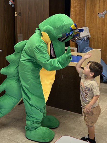 CFISDHeatherK's tweet image. Allie the Alligator stopped by to visit our little ones at Summer ELC today! 🐊💚 Smiles, hugs, and high fives made it a day to remember! #CFISDAllieGator #summerfun
@CFISDCOMMPROG @CyFairISD @Telge_ELC