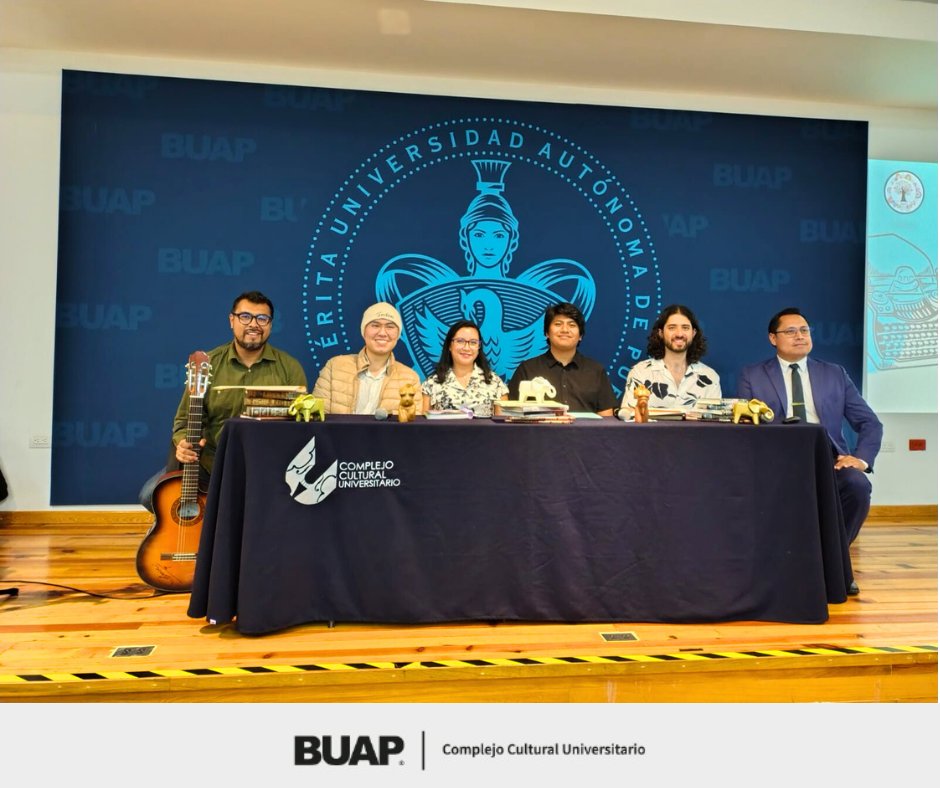 📖🎓 Celebramos la clausura del Taller de Escritura Creativa, a cargo del Mtro. Jesús Garduño. Enhorabuena por el talento de Alma Delia Urbano Aburto, Eduardo Pacheco, José Rodrigo González y Leonardo Garduño.

¡Se parte de los Talleres Artísticos CCU BUAP!
🎭🎹💃