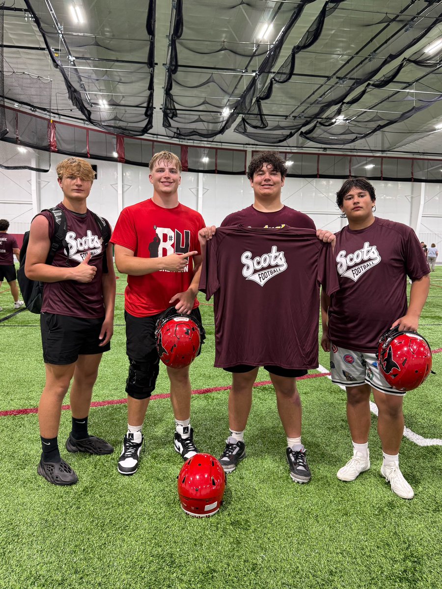 SLSharksFB's tweet photo. Great work put in at the @AlmaScotsFB camp this evening. Our Sharks appreciated the coaching and being able to compete. #GoSharksFB #BeGoodNow @XanderBrock_ @bigtig_65 @MerrickJBrock @BrodyAllen993 @CoachCouchAlma @CoachBalhorn @AlmaCoachCole @Ryan_Ettinger1 @z_rieps @CoachP_Alma @Coach_OGara
