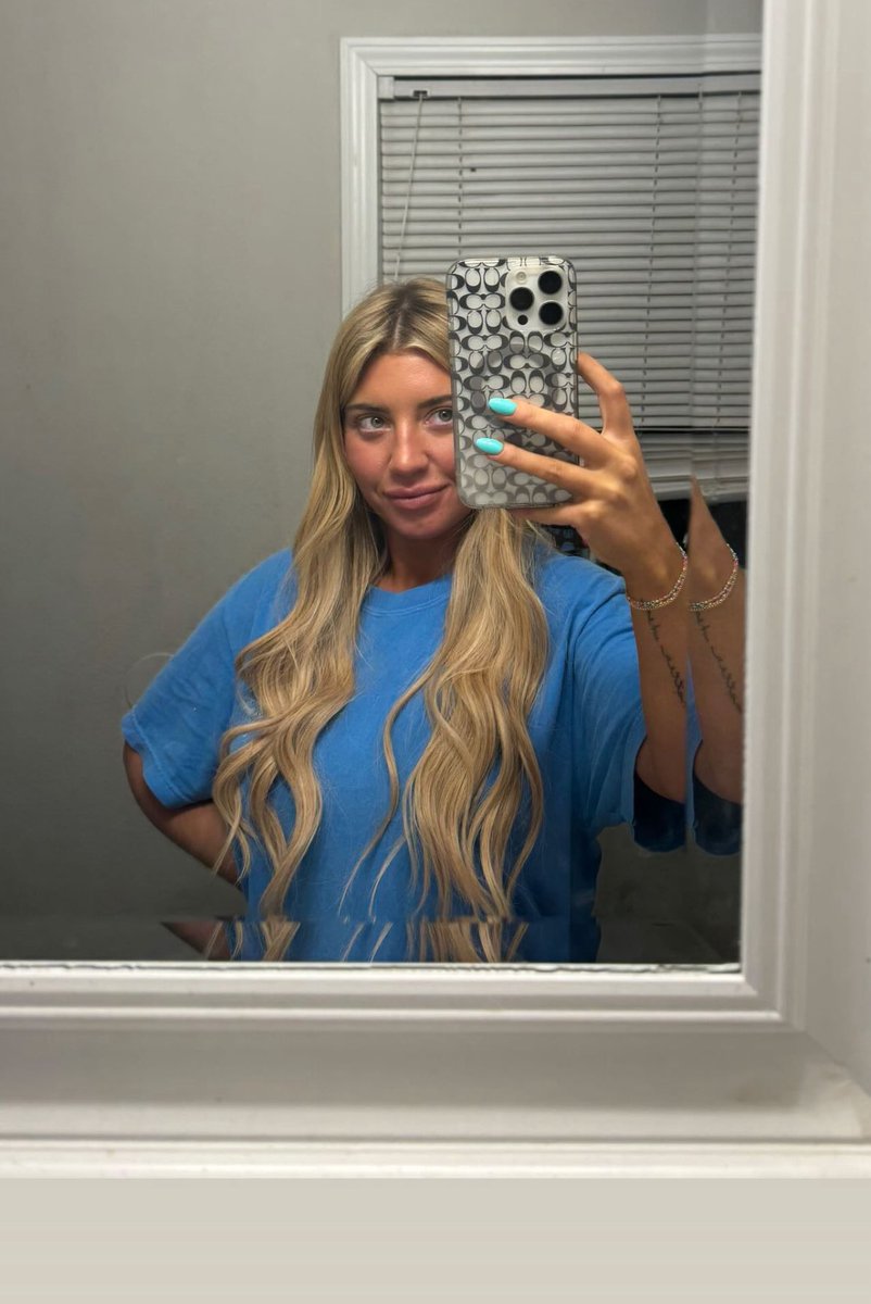 Looking innocent.

But everyone knows I squirt for SOL tips 🤭