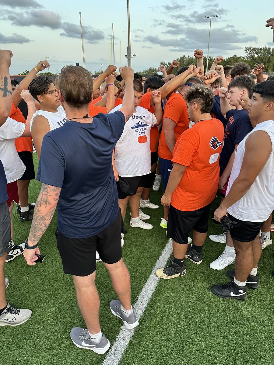 SolSaucedo (@solsaucedo72) on Twitter photo I just wanna thank both <a href="/KurtTraylor/">Coach Kurt Traylor</a> & <a href="/Elihenderson95/">Eli</a> for helping me sharpen my skills at the offensive line! It was a great camp going 2-1 at the center position!
<a href="/CoachJ5Williams/">Jc Williams</a> <a href="/coachralejandro/">Richard Alejandro</a> <a href="/Coach_KLewis/">Kemmie Lewis</a> <a href="/CoachBurkeJ/">Coach Justin Burke</a> <a href="/CoachSimmonsC/">Coach Chris Simmons</a> <a href="/coachmelnitsky/">Mark Melnitsky</a> <a href="/CoachDevanney/">Jeff Devanney</a> I just wanna thank both <a href="/KurtTraylor/">Coach Kurt Traylor</a> & <a href="/Elihenderson95/">Eli</a> for helping me sharpen my skills at the offensive line! It was a great camp going 2-1 at the center position!
<a href="/CoachJ5Williams/">Jc Williams</a> <a href="/coachralejandro/">Richard Alejandro</a> <a href="/Coach_KLewis/">Kemmie Lewis</a> <a href="/CoachBurkeJ/">Coach Justin Burke</a> <a href="/CoachSimmonsC/">Coach Chris Simmons</a> <a href="/coachmelnitsky/">Mark Melnitsky</a> <a href="/CoachDevanney/">Jeff Devanney</a>