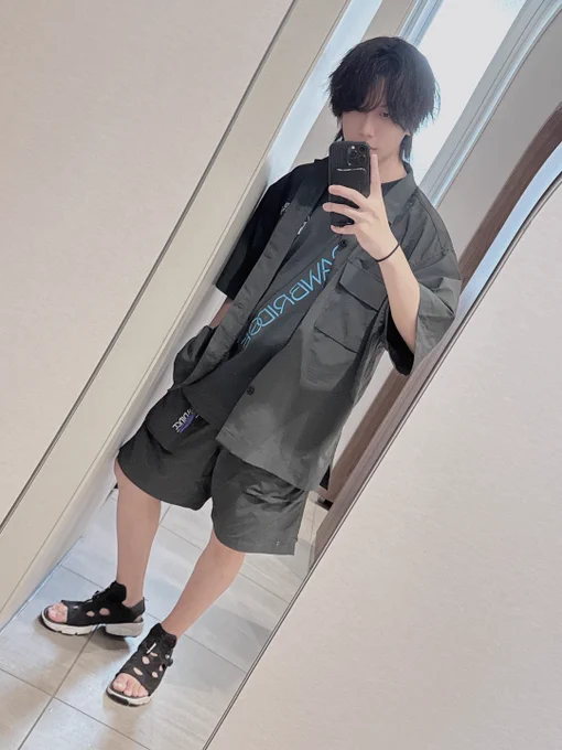 GU×デススト2コラボ、DRAWBRIDGESのセットアップ