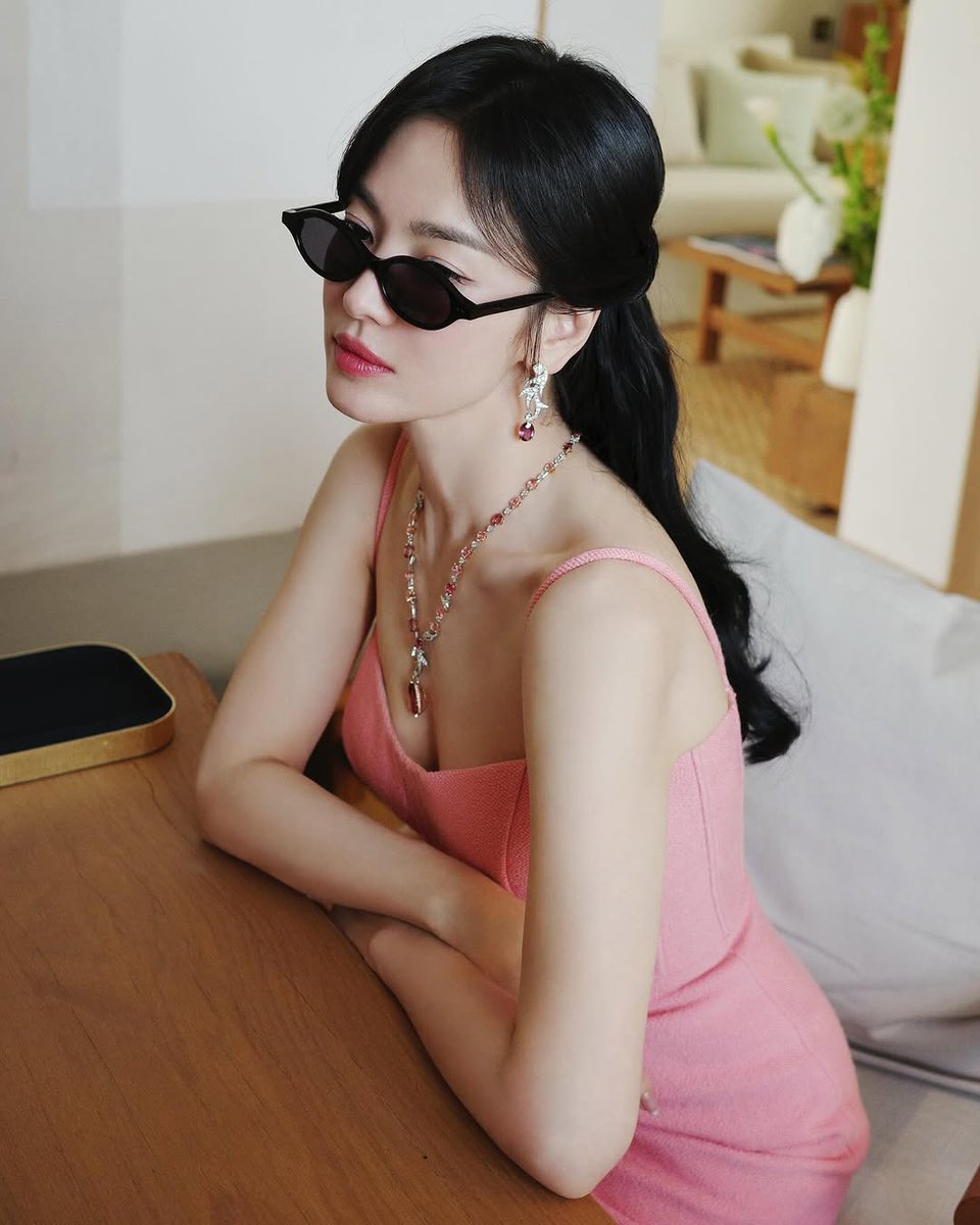 RatuBawel5's tweet image. Cantiknya nembus layar hp 🤩🤩

#SongHyeKyo #Chaumet #Spanyol