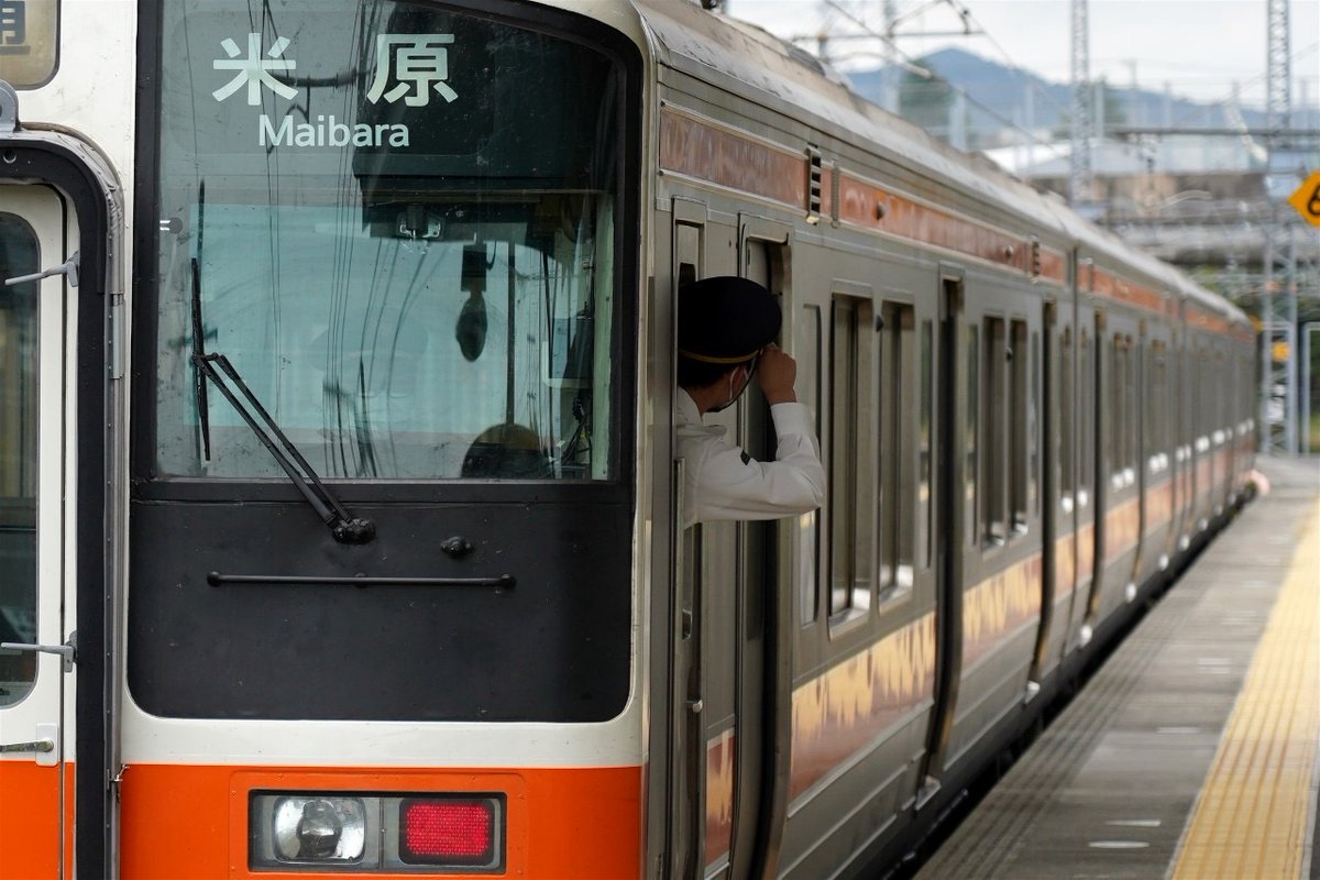 【ありがとう311系⑧】
運転操縦や空調管理など、313系などに比べると乗務員は工夫の余地がありました。しかし、だからこそ、先輩乗務員に話を聞いたり、自分で研究しながら安全で快適な運行をするやりがいを感じられる車両でもありました。
※写真はイメージ
#ありがとう311系