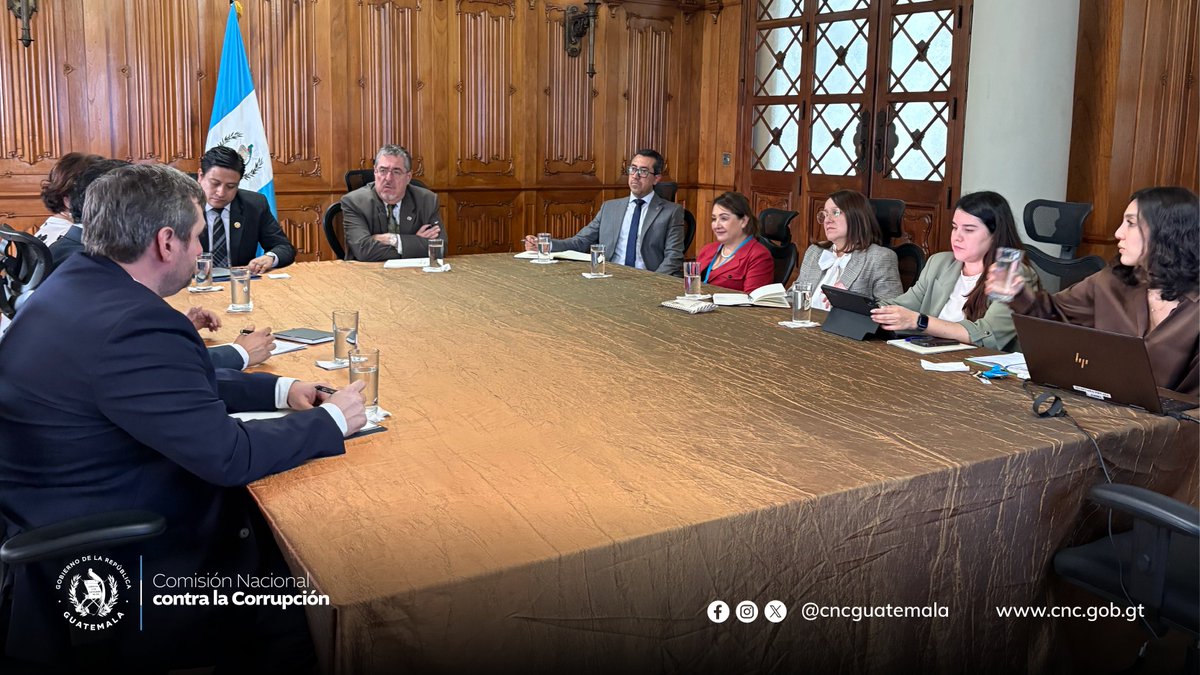 Comisión Nacional contra la Corrupción (@cncguatemala) on Twitter photo 🔧 ¡Articulando propuestas en conjunto con la ciudadanía!
Representantes de la Instancia de Consejeros Delegados, el director ejecutivo <a href="/julioflores_r/">Julio Flores</a> y equipo de la Comisión trabajaron con el presidente <a href="/BArevalodeLeon/">Bernardo Arévalo</a> y el ministro <a href="/jmenkos/">Jonathan Menkos Zeissig</a> del <a href="/MinfinGT/">Ministerio de Finanzas Públicas</a> sobre los siguientes 🔧 ¡Articulando propuestas en conjunto con la ciudadanía!
Representantes de la Instancia de Consejeros Delegados, el director ejecutivo <a href="/julioflores_r/">Julio Flores</a> y equipo de la Comisión trabajaron con el presidente <a href="/BArevalodeLeon/">Bernardo Arévalo</a> y el ministro <a href="/jmenkos/">Jonathan Menkos Zeissig</a> del <a href="/MinfinGT/">Ministerio de Finanzas Públicas</a> sobre los siguientes