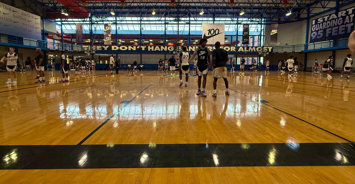 MaxFeldman6's tweet image. Wed. Elite 100 Notables

2027
Donovan Davis
Ahmad Hudson
Demarcus Henry
Davion Thompson
Crew Fotheringham
Keaundre Morris
KB Brewer
NaVorro Bowman
Dylan Jones
Caleb Ourigou
Elijah Joseph
King Kendrick

2028
Colton Hiller
Erick Dampier Jr
Brady Pettigrew
AJ Williams
Michai White