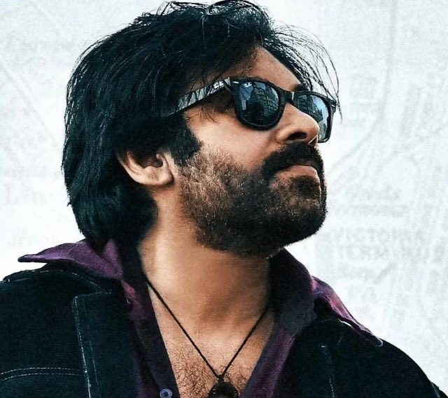 TOlMovies's tweet photo. గడ్డంలో ఎవరు అందంగా కనిపిస్తున్నారు?

   🔃@PawanKalyan       ❤️@Tarak9999 https://t.co/TMyRnXfIp6