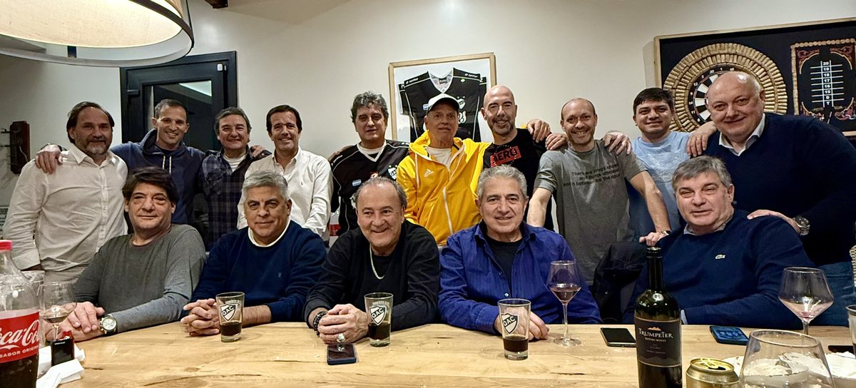 #estamos <a href="/QacPlateada/">Agrupacion Plateada QAC</a>