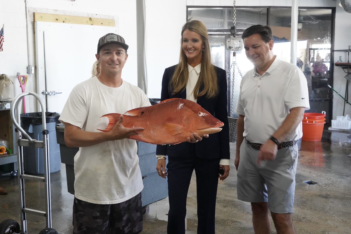 It was lovely to join the Long Family at Motts Channel Seafood today in Wrightsville Beach.

Family-owned businesses like these are the backbone of America. 

The Trump Admin is fighting for them every day!