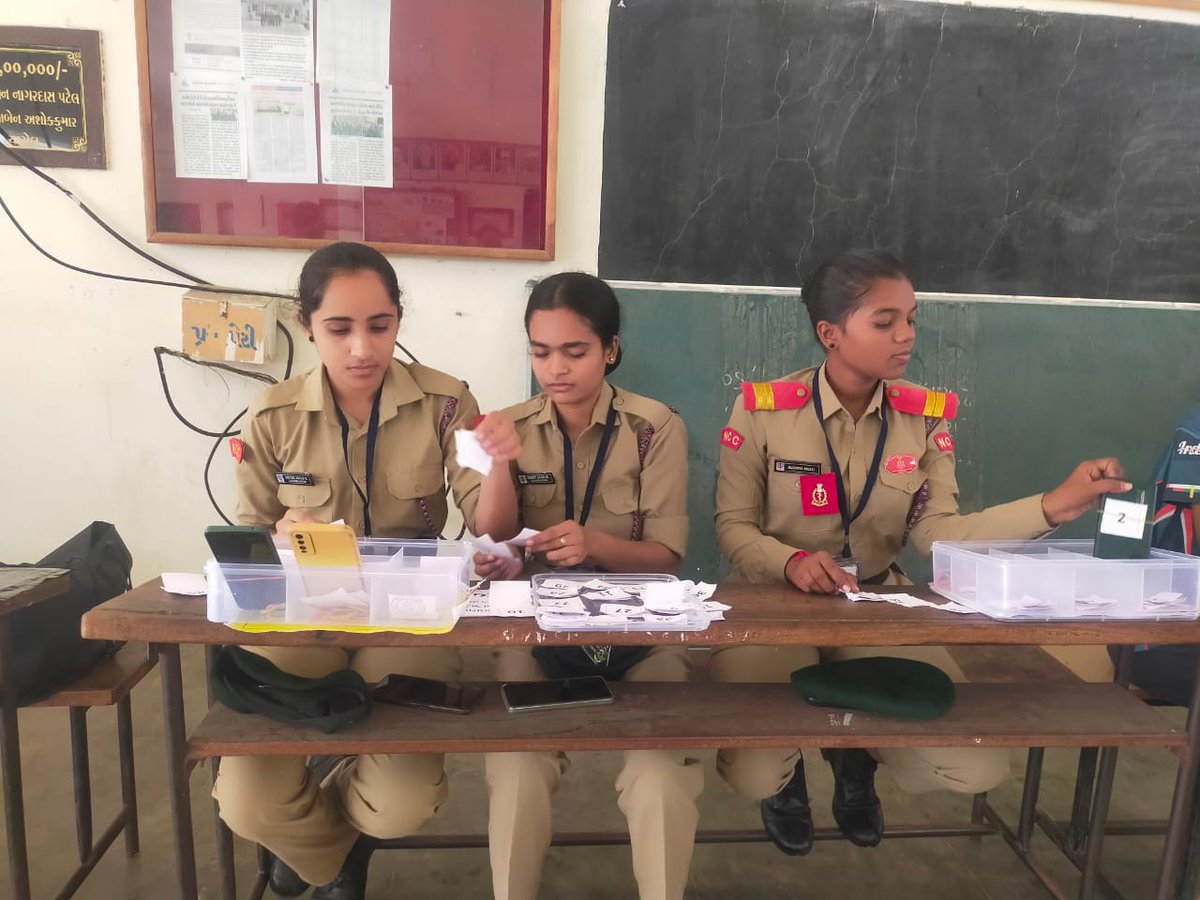 Election Commission of India (@ecisveep) on Twitter photo #ByeElections2025 ✨
In a first-of-its-kind initiative, a Mobile Deposit Centre has been set up at the entrance of every polling station.
📸 <a href="/CEOGujarat/">Chief Electoral Officer, Gujarat</a>
#ECI #Elections #ByeElections2025 ✨
In a first-of-its-kind initiative, a Mobile Deposit Centre has been set up at the entrance of every polling station.
📸 <a href="/CEOGujarat/">Chief Electoral Officer, Gujarat</a>
#ECI #Elections