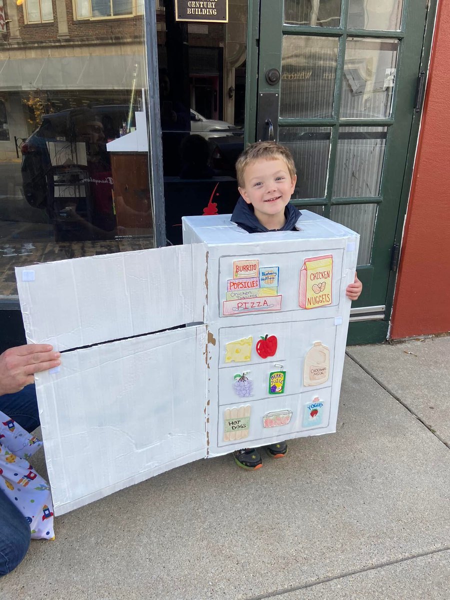 Me: “It’s Halloween, you can be ANYTHING you want to be.”
3 year old Atlas: “I want to be a refrigerator!”
Me: I got you fam. 😂🤷‍♀️❤️