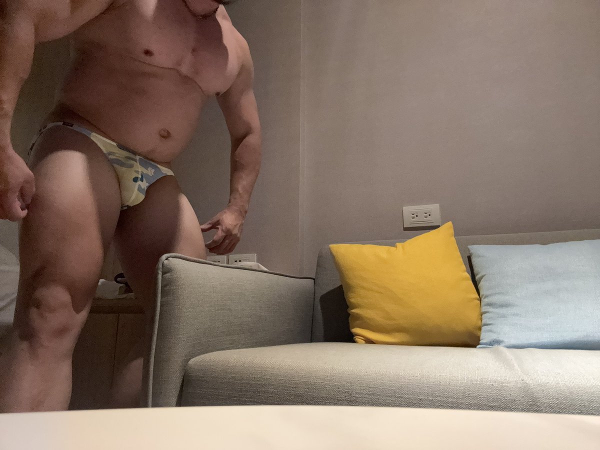 朋友內褲借我穿😳
Edge真的是我最喜歡的牌子🤭🤭😳