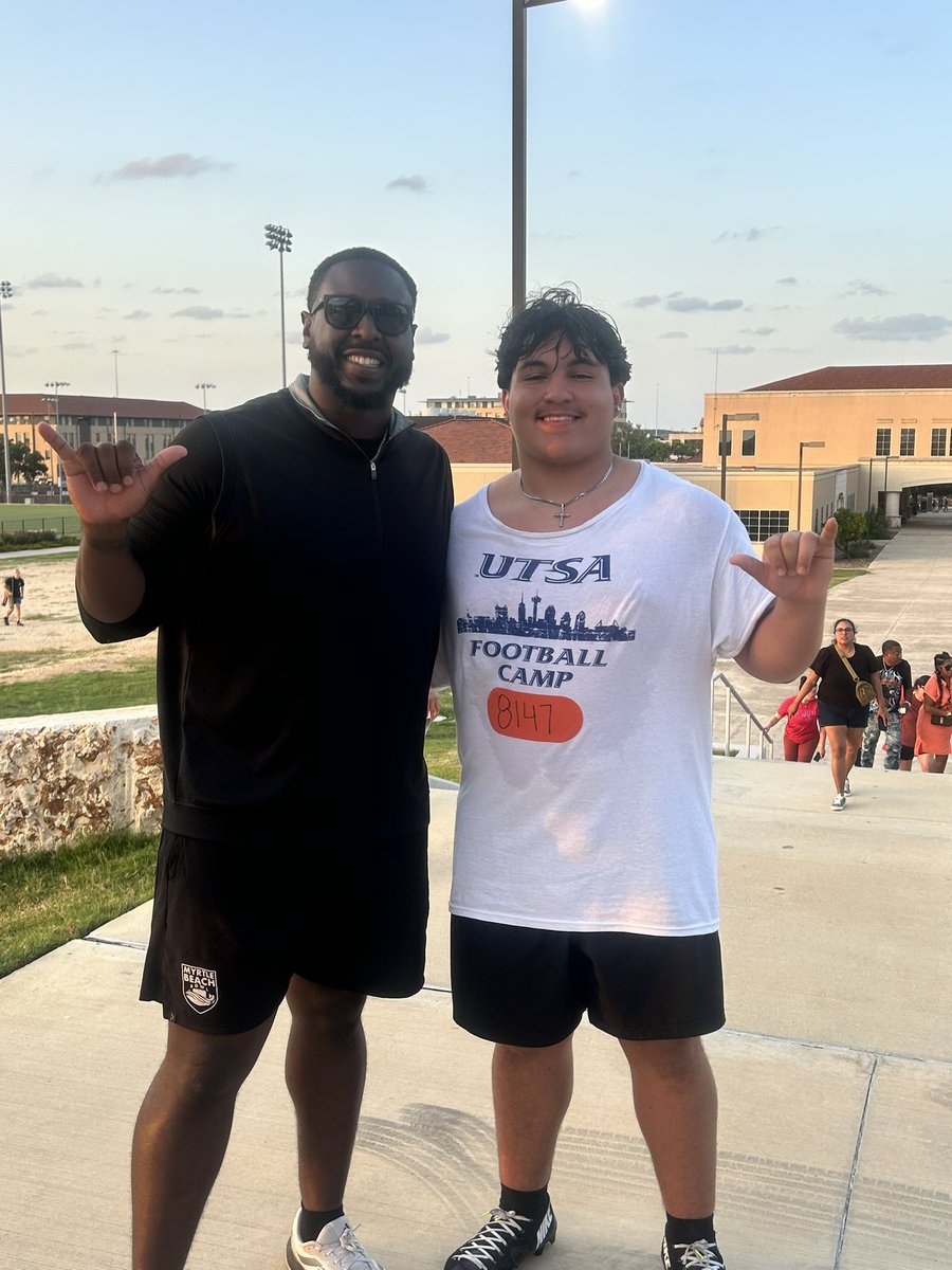 JaysoncontDL's tweet image. Had an amazing time at the @UTSAFTBL camp today. Thank you to @CoachSiddiq and @CoachNelly_97 for working with me. I appreciate @CoachNelly_97 for the conversation post camp. Had a blast 
#BirdsUp #classof2028 
@coachesalas @Coach_Inco @CoachMikeDarr