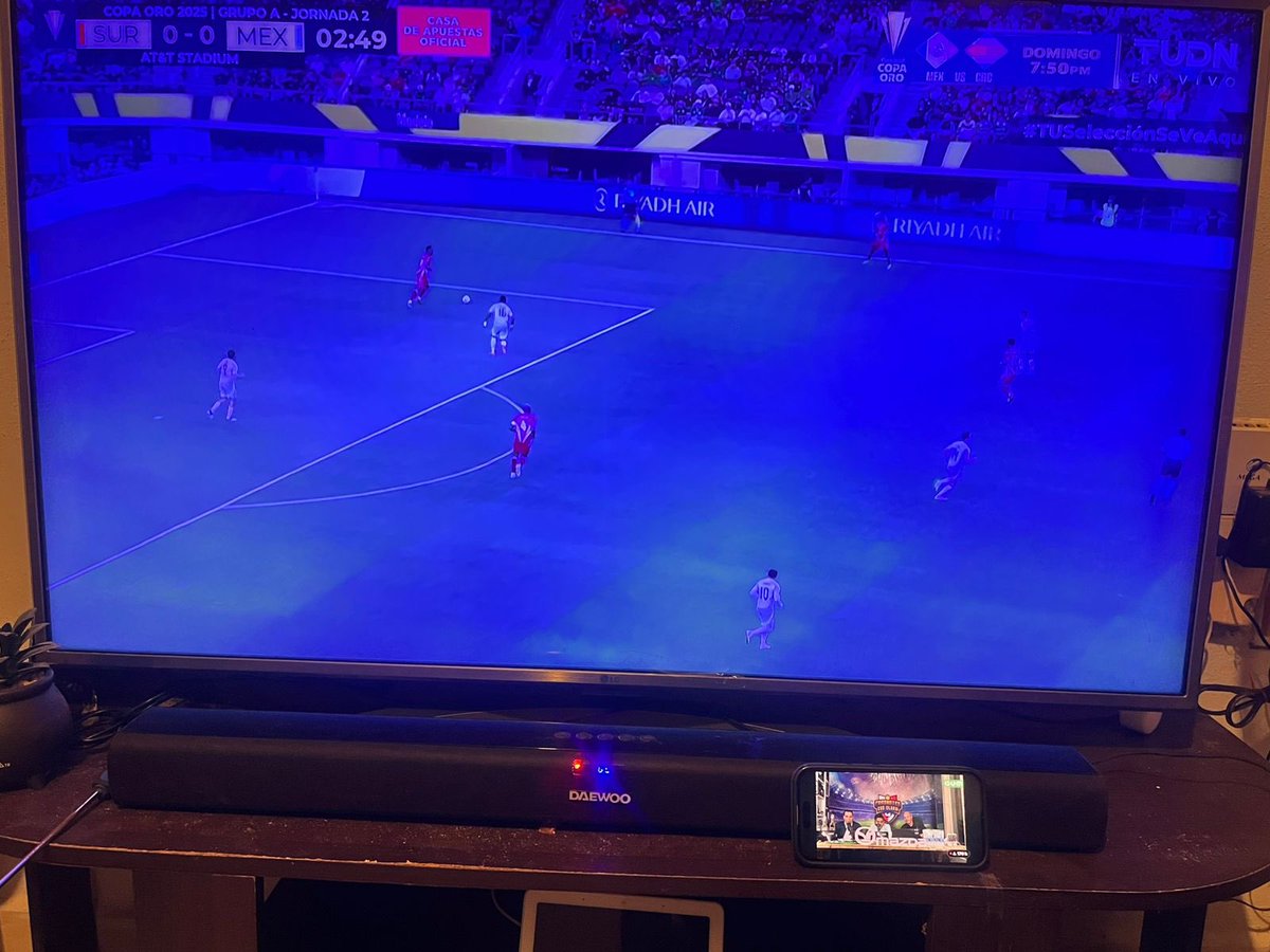 WilderRR92's tweet photo. No quedó de otra . #MuteATudn para disfrutar el partido. https://t.co/5f014AAQj6