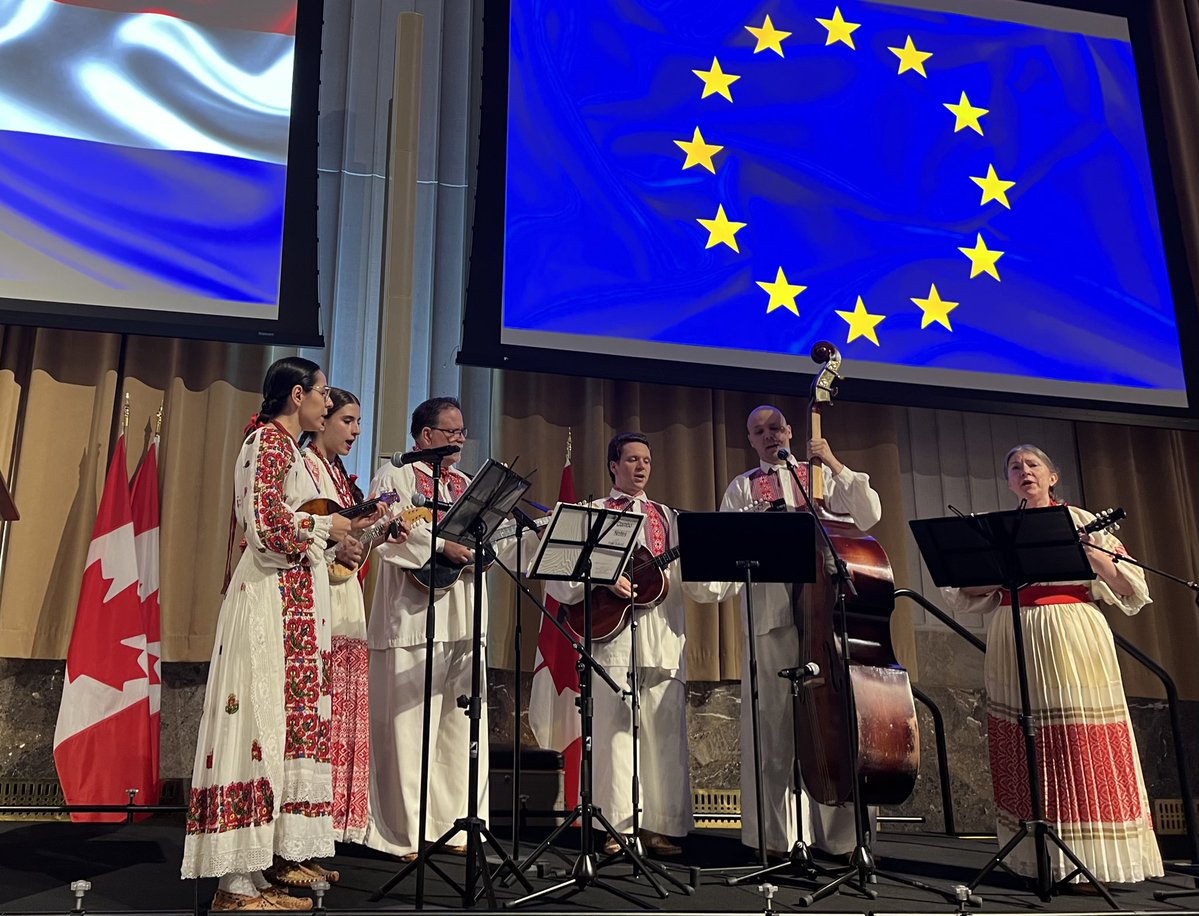 Canada is strengthened by the contributions of Croatian Canadians. 

Tonight I joined the Embassy of Croatia and the Croatian community in celebrating Croatia’s National Day! The incredible culture, heritage, and spirit of Croatia was on full display. Sretan Nacionalni Dan! 🇭🇷🇨🇦