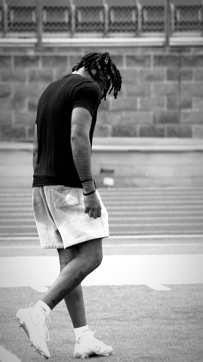 Jaheim Johnson (Jah) 6’6 250 tweet media