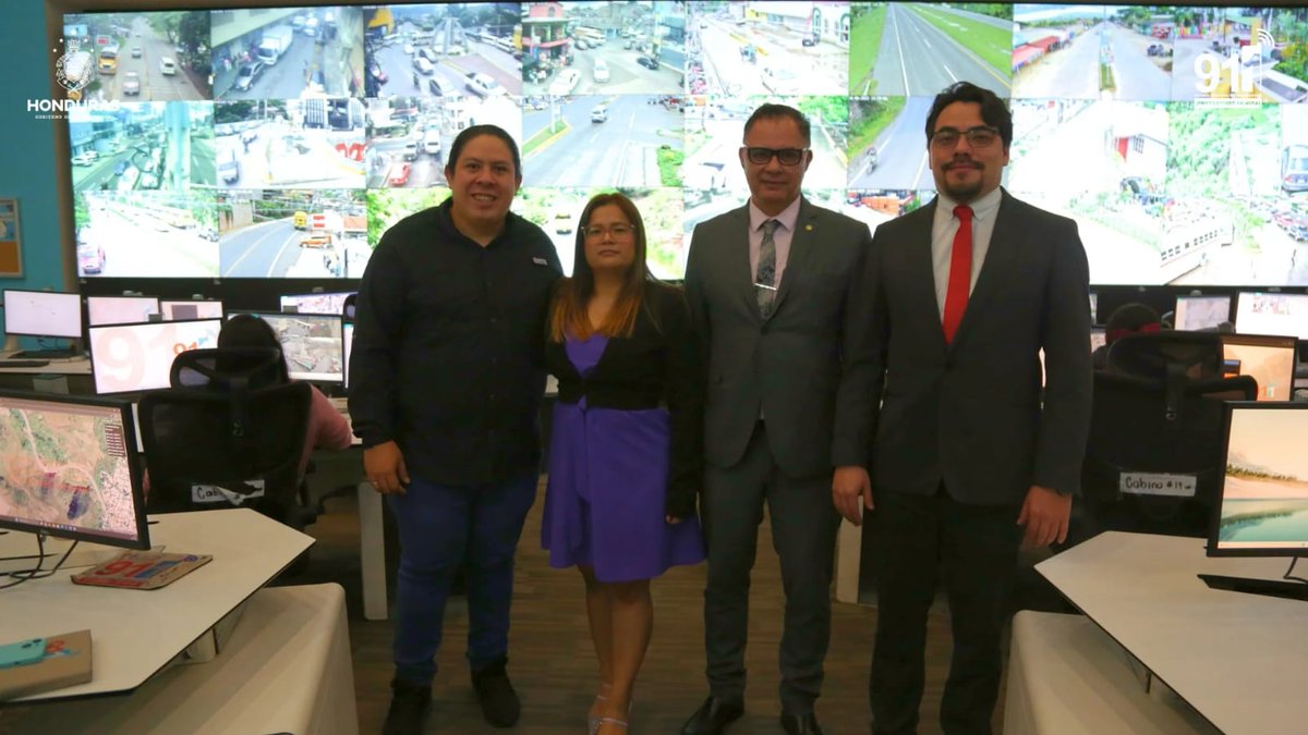 Este día acompañé al Vicecanciller <a href="/tonygarciac/">Tony Garcia C</a> en una visita de cortesía al Sistema Nacional de Emergencias 911.
Agradecemos a la Comisionada Presidenta <a href="/miroslavacerpas/">Miroslava Cerpas</a> por su cálido recibimiento y apertura al diálogo interinstitucional en beneficio de nuestros migrantes