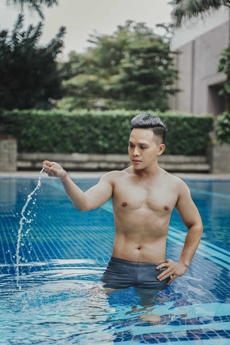 Em biết lặn không?