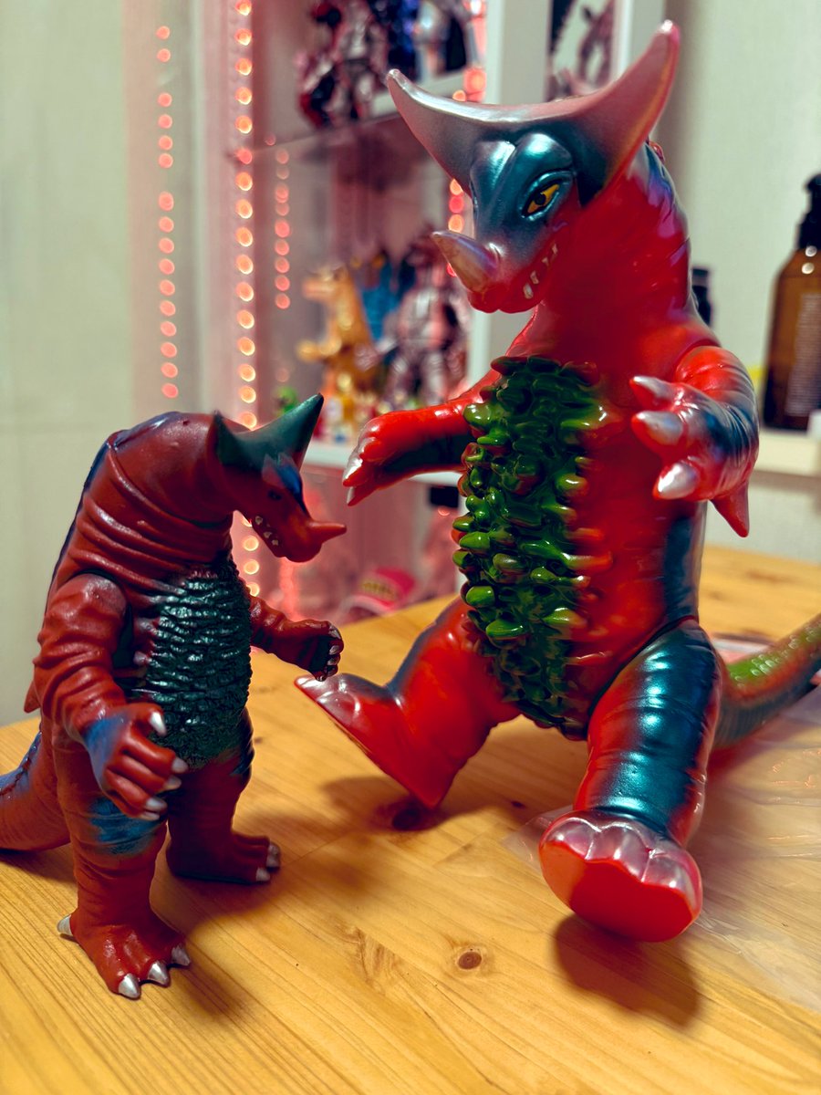 プレミアムバンダイからブルマァクのゴモラ、ついに着弾！ このサイズ