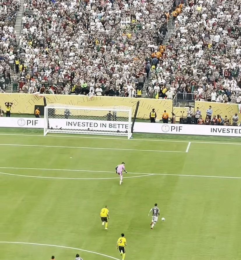 oficialsincerao's tweet photo. Esse ângulo aqui deixa o gol perdido pelo Everaldo ainda pior, bicho https://t.co/AKygSFBFVJ