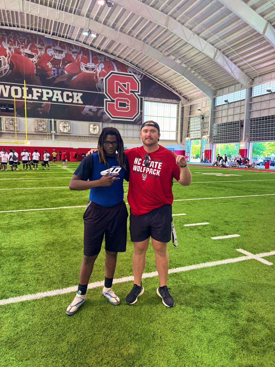 isaiah_wright5's tweet photo. Had a great time at @PackFootball &amp; Great talk with @HewittJarrod https://t.co/I3DQ51lvoe