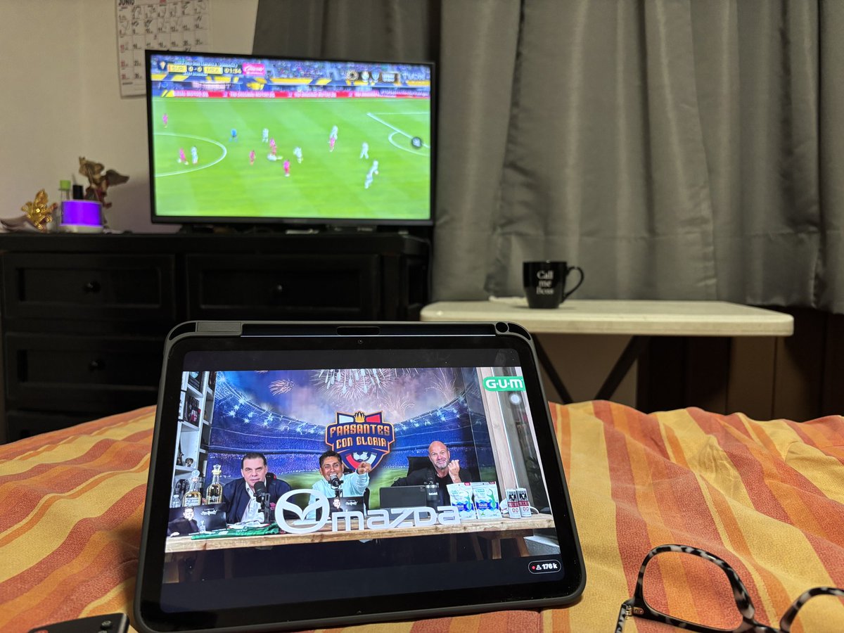 TUCOVINALES's tweet photo. Viendo/Escuchando a estos pinches cracks en la Pitera Cup; tirando “piedradas” Como siempre ROMPIÉNDOLA. 👏🏻👏🏻
#TUDNMute #QueChingaSerYo
@martinolimx @GarciaPosti @JorgeCamposFut @RicardoBSalinas https://t.co/bq3N871yYY