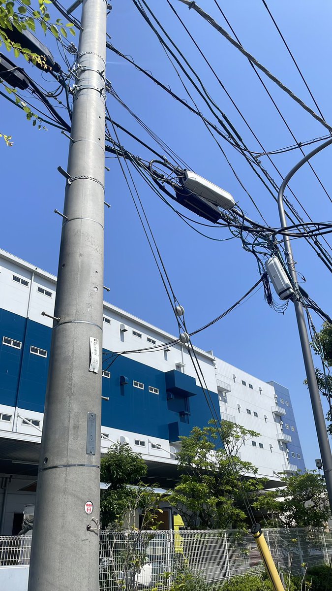 coichanz's tweet image. #光ケーブル 幹線3本切断
&quot;新木場支38&quot; のようす
電気は切れてない