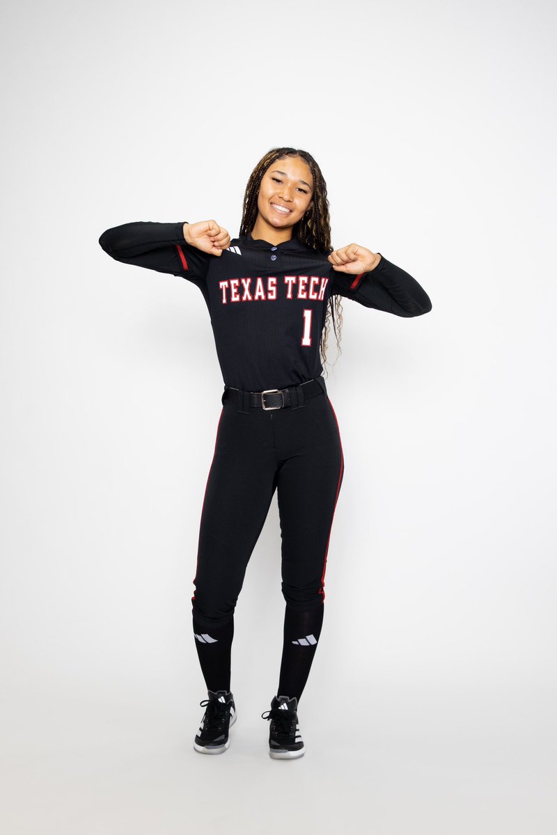 Former New Mexico State P/UT Desirae Spearman is transferring to Texas Tech.

The 2024 Conference USA Player of the Year, Spearman owns a career .398 batting average with 38 home runs and 90 RBIS, as well as a 3.38 ERA and 193 strikeouts in 199 innings pitched.