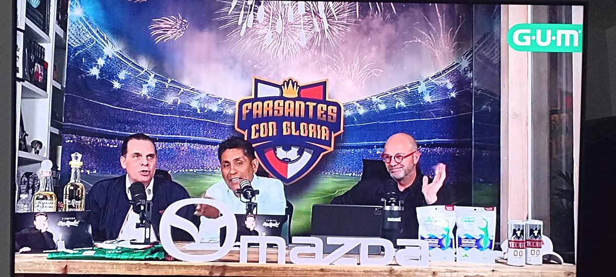 YaaXPaaX's tweet photo. Martinoli y el Doctor García ya tienen como 18 patrocinadores, incluyendo a Luis Miguel 
Hoy cuentan con la presencia del gran analista Jorge Campos https://t.co/x2TK4Sdwat