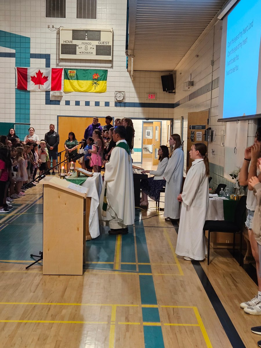 Ecole St. Michael’s School tweet media