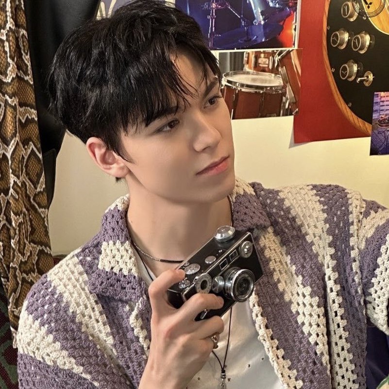 daheyamyam's tweet photo. 버논이도 카메라 좋아하네📸
#버논 #vernon https://t.co/ESoPysIL7Q