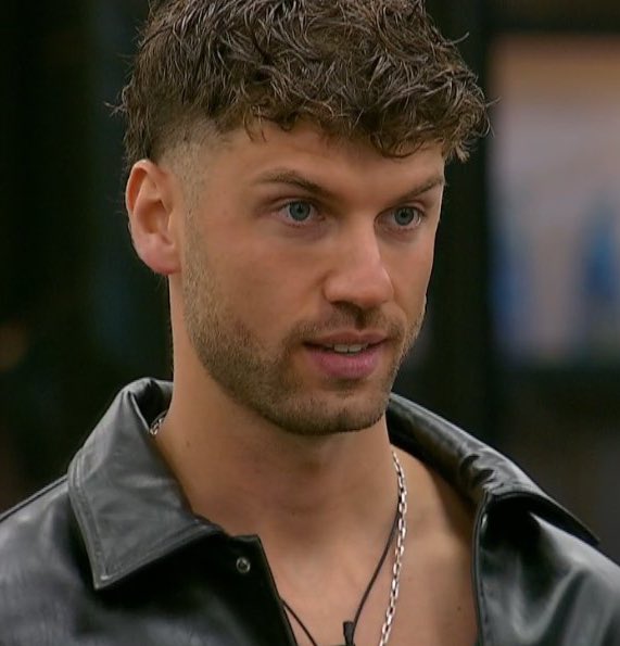realmente quieren hacer ganador a otro uruguayo teniendo a un argentino Y DE CÓRDOBA? dale gente alguna vez en la vida hay q ganar como país🇦🇷 ULISES AL 9009 #GranHermano