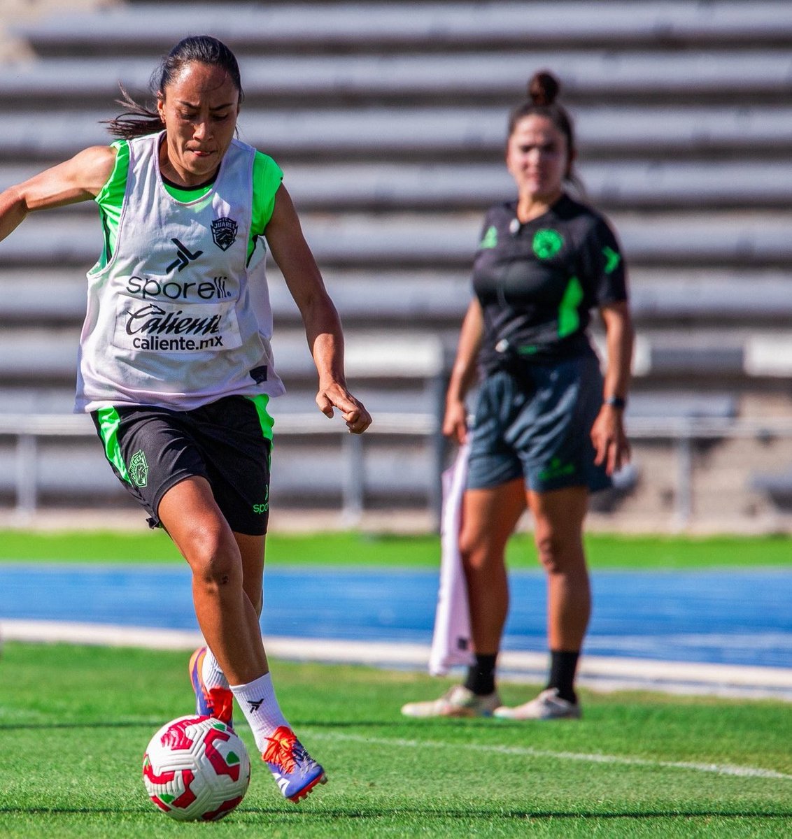 Es la auxiliar de CF??

Algo malo pasa en ChivasFemenil y no tarda en salir todo a la luz.. <a href="/ChivasFemenil/">Chivas Femenil</a> 🇨🇵👀