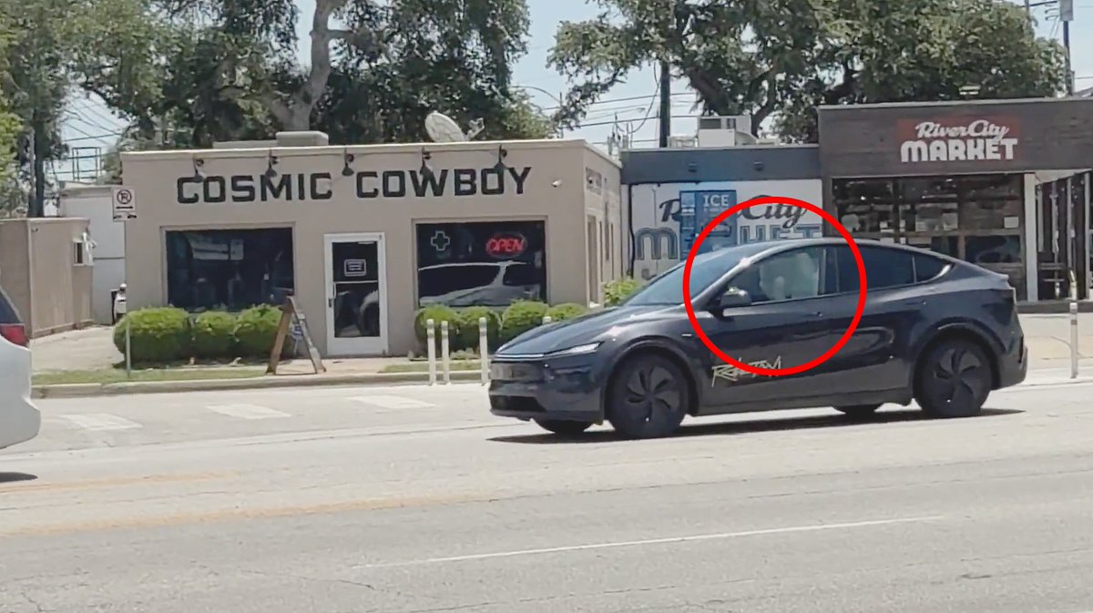 ElectricNews3's tweet image. Tesla Robotaxis are becoming a common sight on Austin&apos;s public roads . @Tesla #Tesla $TSLA #Robotaxis #Austin #robotaxi