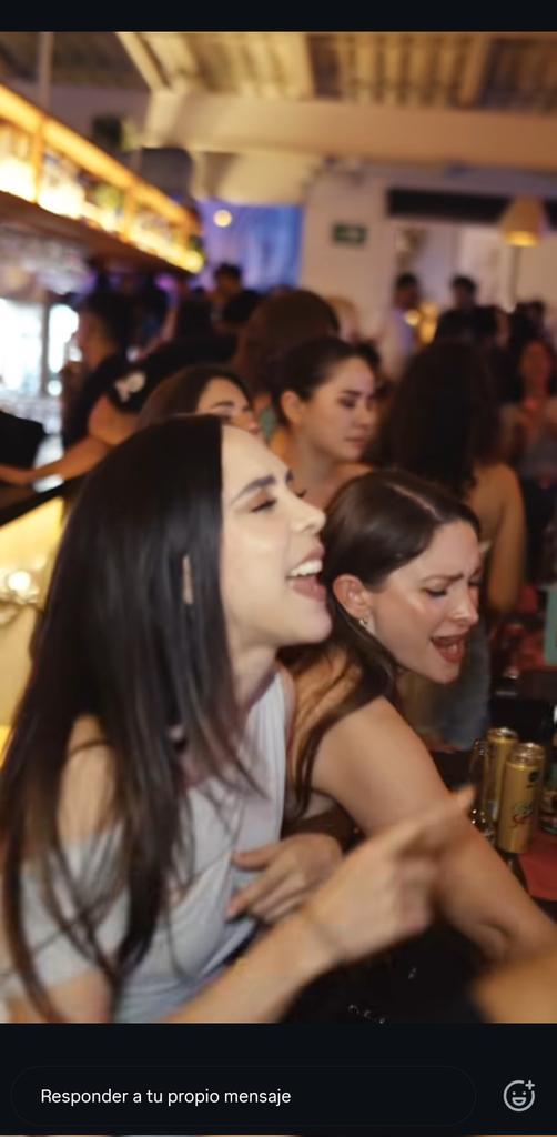 Dra. Muñeca tweet media