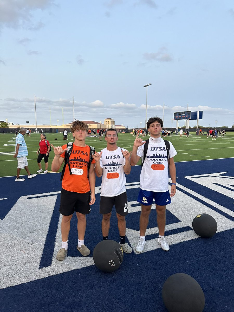 My guys from <a href="/ClemensBuffsFB/">Clemens Football</a> &amp; <a href="/210Breds/">SAThoroughbreds</a> !! <a href="/CSutherland_14/">Christian Sutherland</a> <a href="/JacobSpiteri10/">Jacob Spiteri</a>