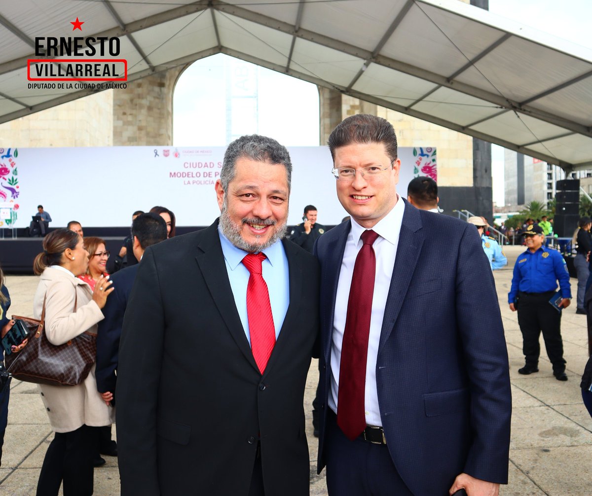 ErnestoVCPT's tweet photo. 🏛️Acompañamos a nuestra Jefa de Gobierno de la Ciudad de México, @ClaraBrugadaM a la presentación del nuevo Modelo de Proximidad "La Policía Cerca de Ti”,cuyo objetivo es favorecer la cercanía y la construcción de territorios de paz e igualdad para nuestra ciudad. #PTEstáDeTuLado https://t.co/WyGcOrHEXt
