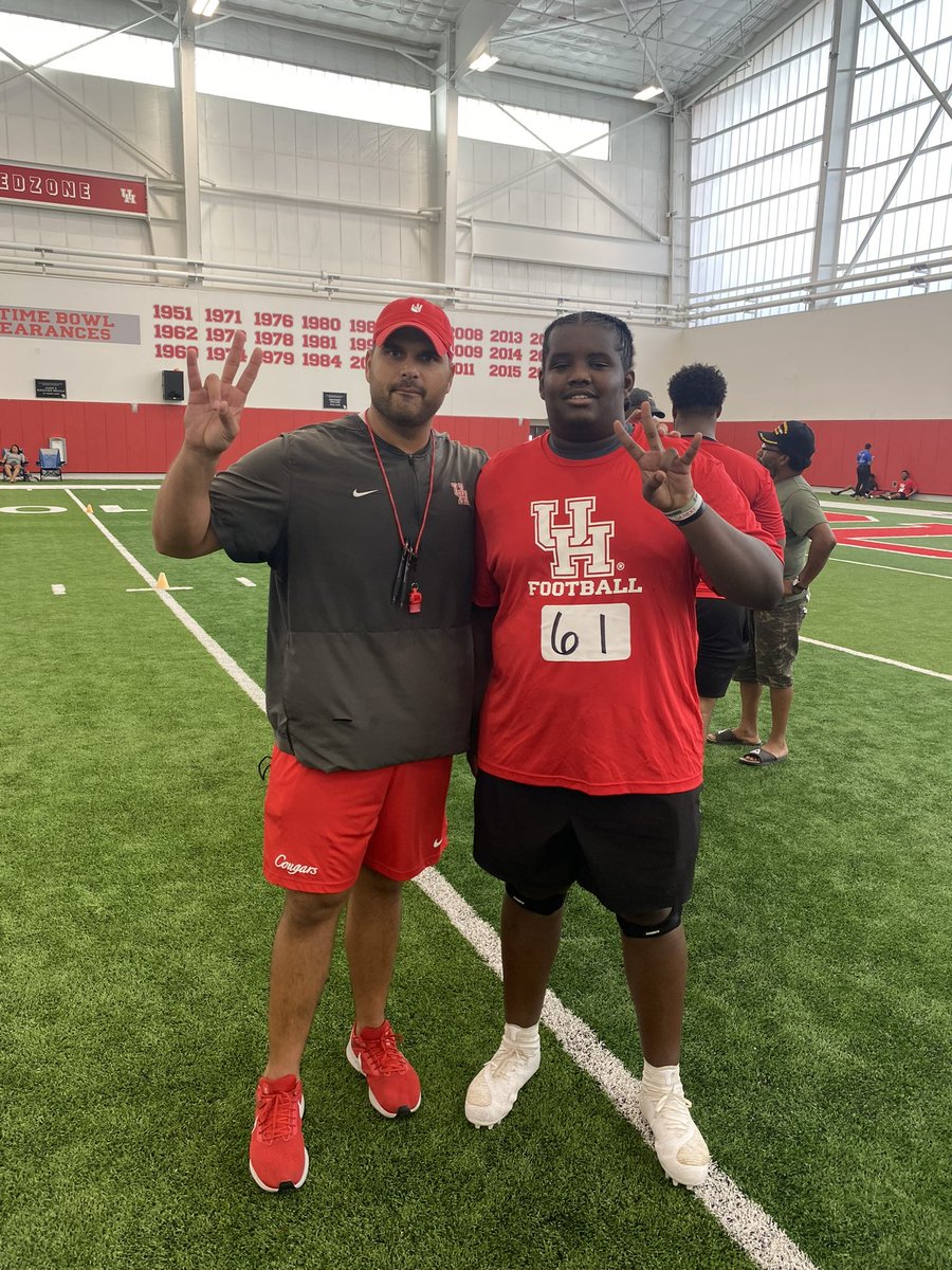BMetoyer74's tweet image. Had a fun camp today @UHCougarFB. Thank you for letting me come out and participate in the Willie Fritz football camp, had a great time learning and competing and I’m looking forward to next season. @WFGatorFootball @CoachJarboe_WF @CoachWEFritz @Emannaghavi