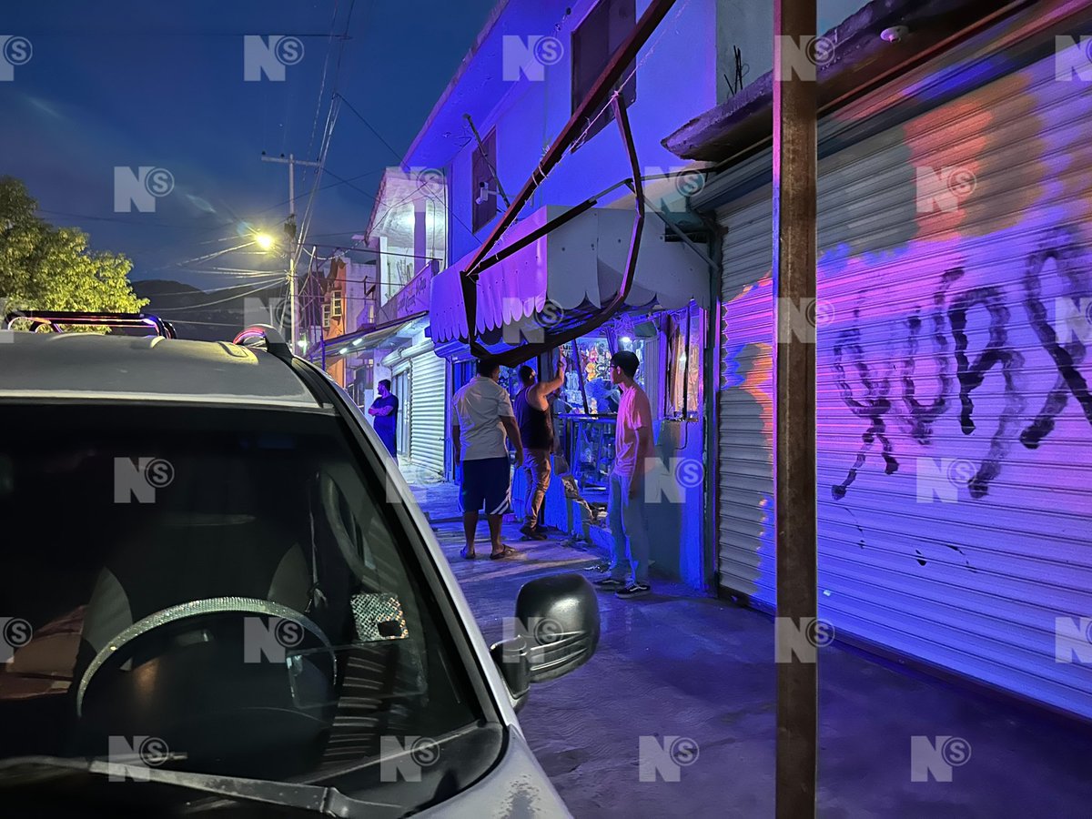 Una conductora estrelló su camioneta contra un negocio de la colonia Vicente Guerrero, causando considerables daño materiales, pero, afortunadamente, no hubo registro de personas lesionadas. 

Los hechos se suscitaron en la calle Ing. 
Ramón de León, donde, según lo informado por
