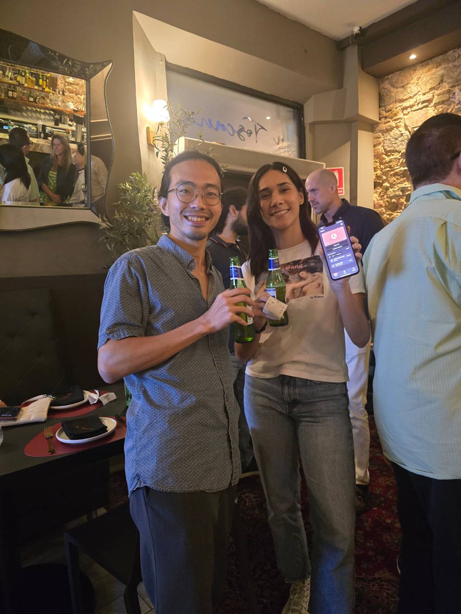 senorakarina's tweet image. Ayer vivimos una increíble experiencia aprendiendo a usar Core Wallet con @Team1LatAm @avax   y @ThinkerFEvents  ¡Bebidas, pizza de La Toscana y premios de Avalanche para todos los asistentes! 🎉 #CoreWallet #Avalanche