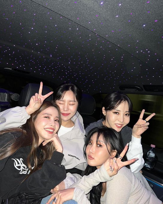 11살 축하해요🥹

🐰🐹🐶🦁

#11YearsWithMAMAMOO
NEVER LETTING GO
#11년의마마무
놓지 않을게
<a href="/RBW_MAMAMOO/">마마무(MAMAMOO)</a>