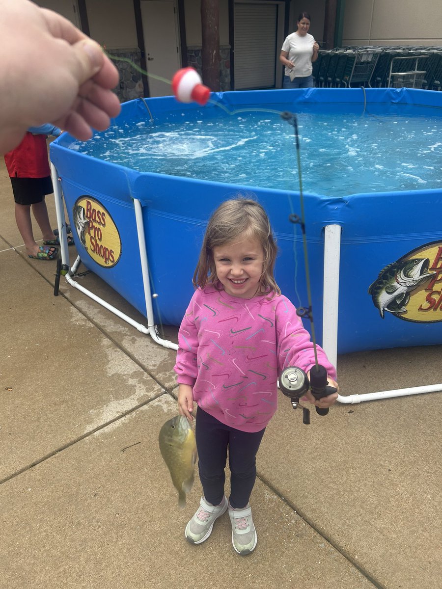 MikeWoodPA's tweet photo. @BassProShops Her first ever catch!  Hooked for life. https://t.co/SJmwfLE4Eo