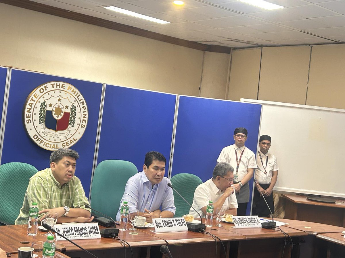 OBueno's tweet photo. Incoming Senator Erwin Tulfo dumadalo sa isang  briefing/orientation sa senado  na inorganisa ng  External Affairs Office.@dwiz882 https://t.co/Lp4i5c5Hnj