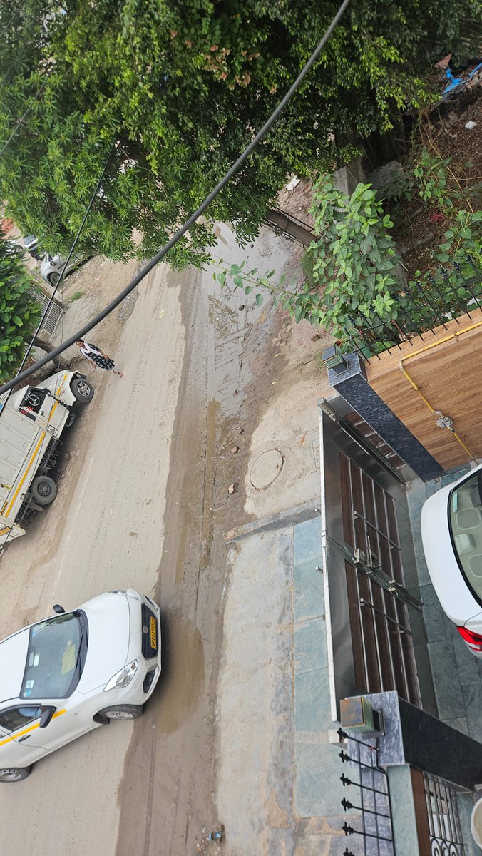 NumberSequence's tweet image. Sewer overflow near F 57 Sector 51 Noida
@noida_authority @noida