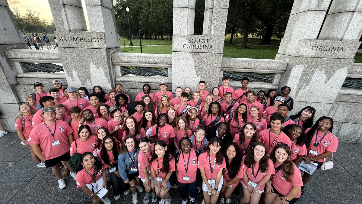 SCYouthTour's tweet photo. The South Carolina Youth Tourists visit the World War II Memorial. https://t.co/EixIoc0Yf3
