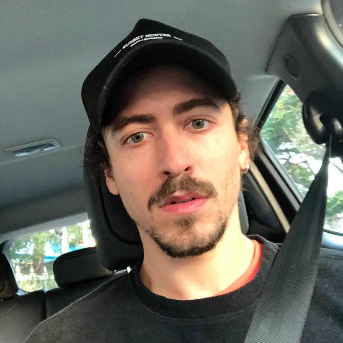 daneldix's tweet image. a beleza do jesuíta barbosa