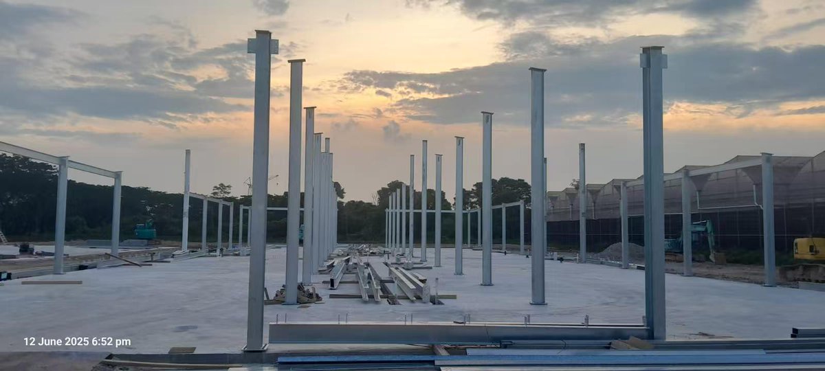 escstructures's tweet photo. #Steelstructure work requires high-precision engineering and a meticulous, methodical approach. We're glad to see ESC’s #prefabricatedsteelcomponents coming together into a beautiful building at our Singapore client’s farm site.

✉️ info@escsteelstructures.com https://t.co/uF7KnIvWaM